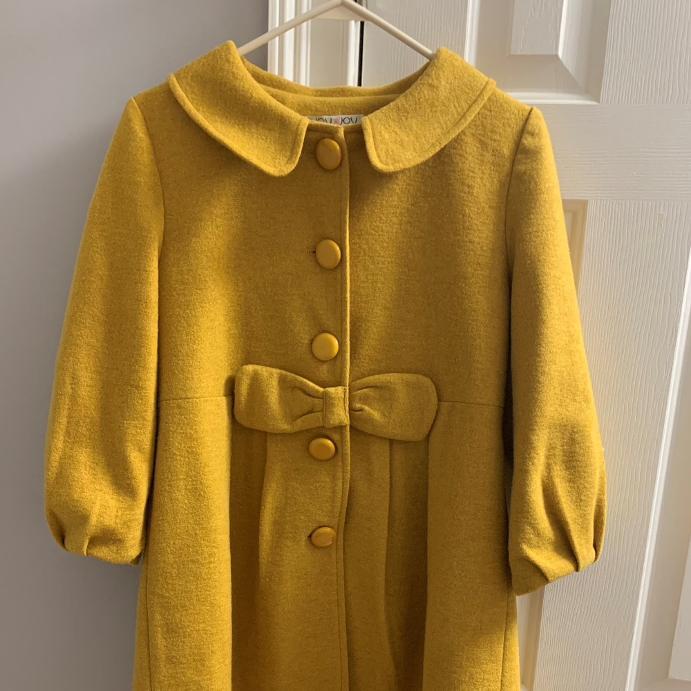Yellow coat with 3/4 sleeves